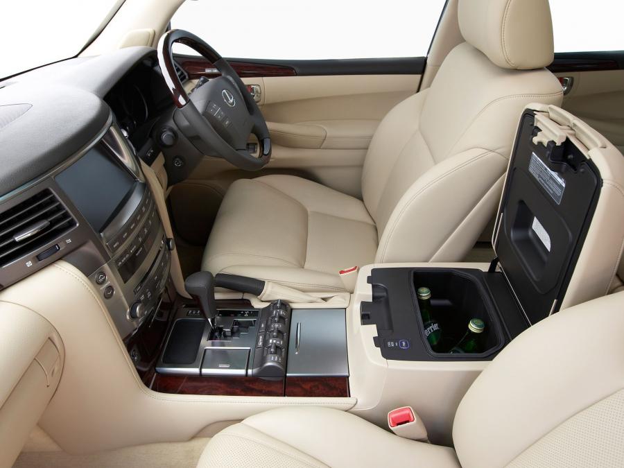  Lexus LX570 2008 года  (AU) (фото 8 из 24)